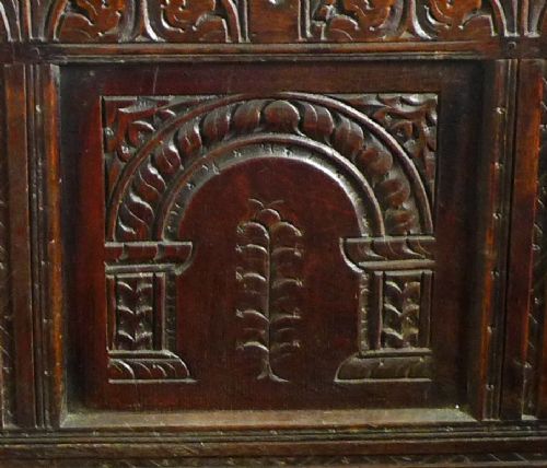 fig 1. Good 17th Cent Oak coffer