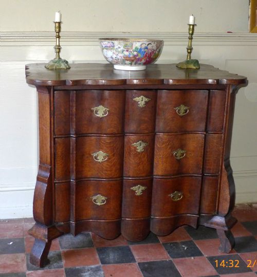 18th Cent Continental Oak Chest of Drawers
