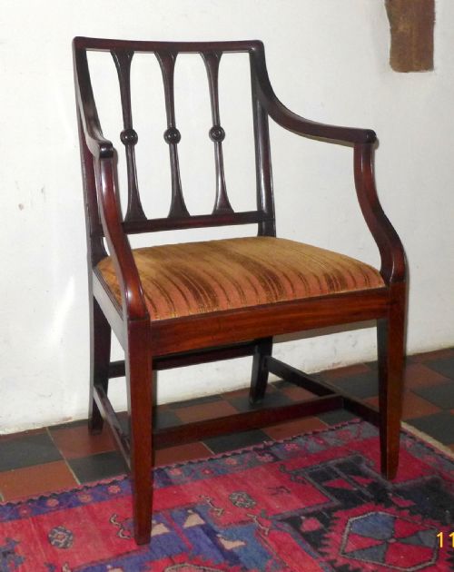fig 1. Set of 8 (6+2) George III Mahogany Dinning Chairs
