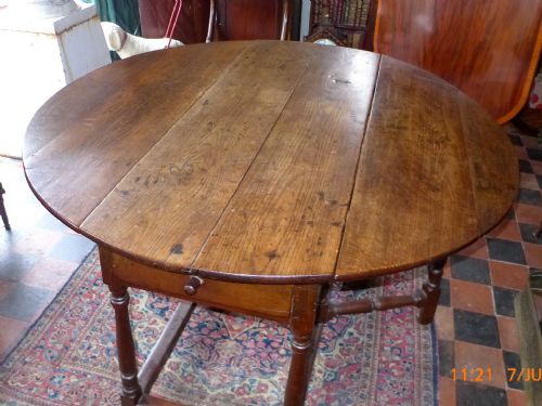 Late 17th Cent Oak Gate Leg Dinning Table
