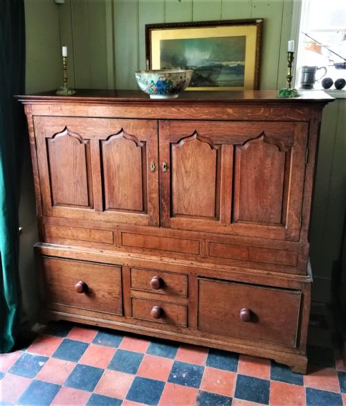 Early 19th Cent Oak Welsh Press Cupboard