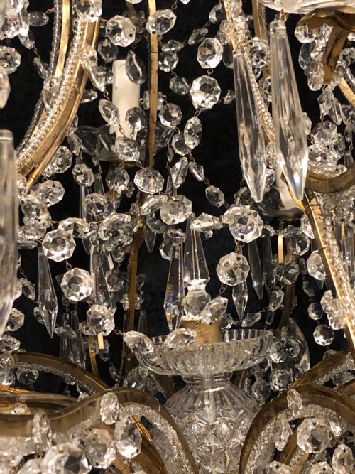 LARGE ITALIAN FLORENTINE 18 LIGHT BEADED GILT CHANDELIER - ADDITIONAL PHOTO 1