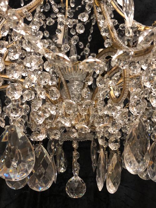LARGE ITALIAN FLORENTINE 18 LIGHT BEADED GILT CHANDELIER - ADDITIONAL PHOTO 8