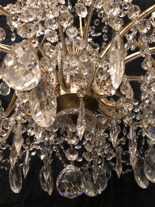 LARGE ITALIAN FLORENTINE 18 LIGHT BEADED GILT CHANDELIER - ADDITIONAL PHOTO 10