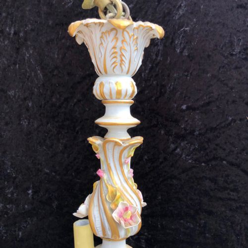 THREE LIGHT CAPODIMONTE ANTIQUE CHANDELIER - ADDITIONAL PHOTO 1