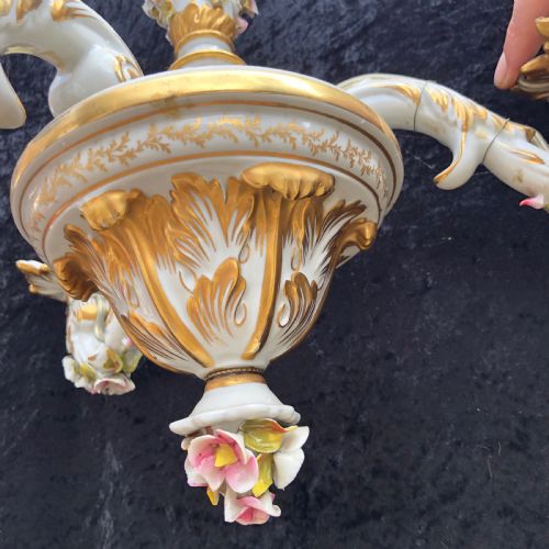 THREE LIGHT CAPODIMONTE ANTIQUE CHANDELIER - ADDITIONAL PHOTO 7