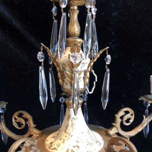 A PAIR OF DECORATIVE ITALIAN ANTIQUE CHANDELIERS - ADDITIONAL PHOTO 3