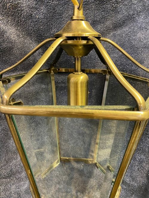A SIMPLE FRENCH BRASS HEXAGONAL ANTIQUE LANTERN - ADDITIONAL PHOTO 1