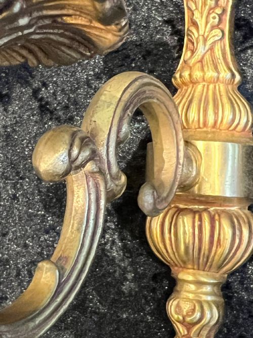 A PAIR OF SINGLE LIGHT BRASS FRENCH ANTIQUE WALLLIGHTS - ADDITIONAL PHOTO 9
