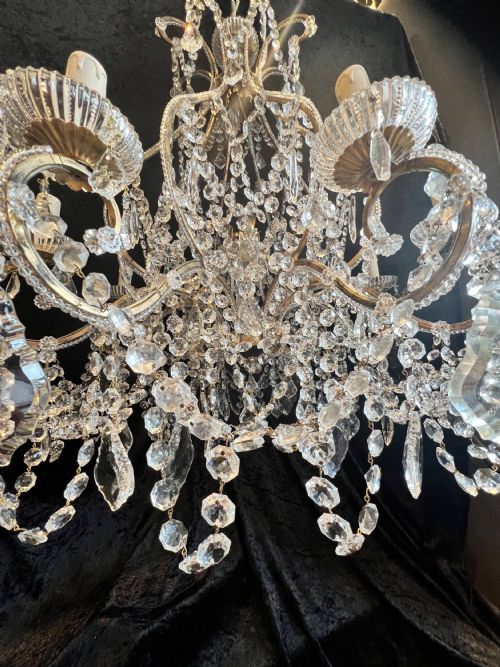 A PAIR OF EIGHT LIGHT FLORENTINE ANTIQUE CHANDELIERS - ADDITIONAL PHOTO 12