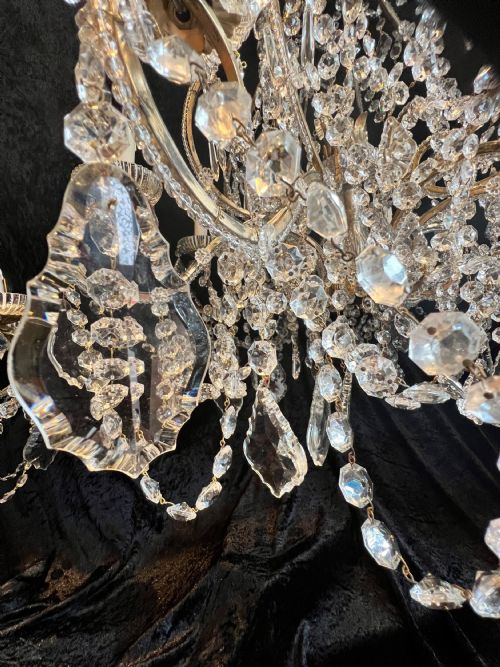 A PAIR OF EIGHT LIGHT FLORENTINE ANTIQUE CHANDELIERS - ADDITIONAL PHOTO 14