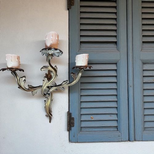 TWO FRENCH TRIPLE ARM GILDED ANTIQUE BRASS WALL LIGHTS - ADDITIONAL PHOTO 1