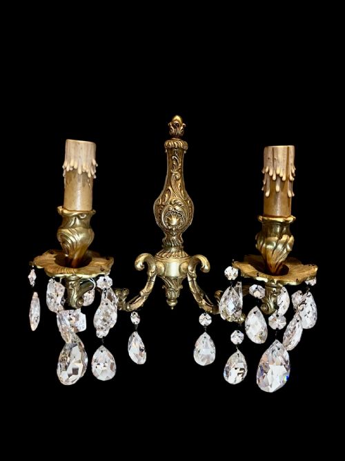 A PAIR OF STUNNING TWO LIGHT FRENCH GILT BRASS AND CRYSTAL ANTIQUE WALLLIGHTS - ADDITIONAL PHOTO 1