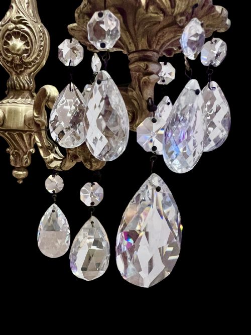 A PAIR OF STUNNING TWO LIGHT FRENCH GILT BRASS AND CRYSTAL ANTIQUE WALLLIGHTS - ADDITIONAL PHOTO 5