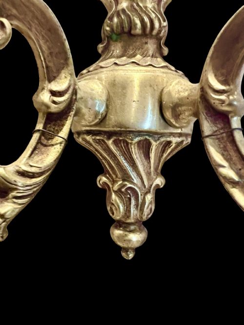 A PAIR OF STUNNING TWO LIGHT FRENCH GILT BRASS AND CRYSTAL ANTIQUE WALLLIGHTS - ADDITIONAL PHOTO 6