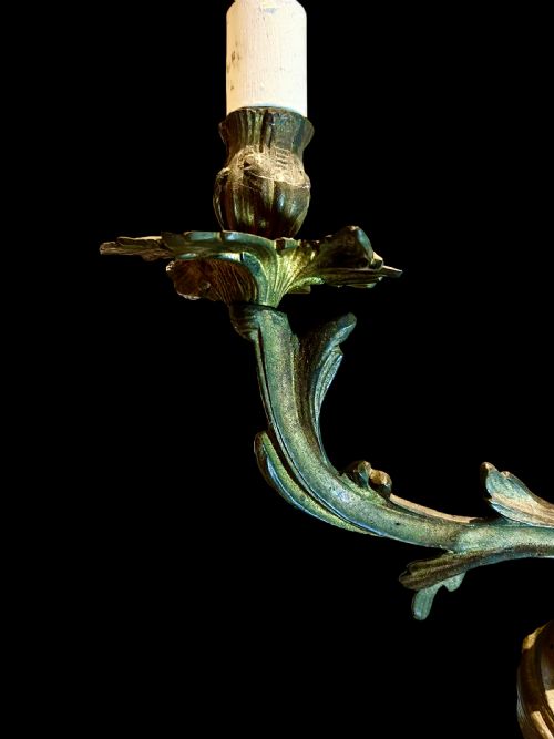 A SET OF 4 FRENCH TRIPLE ARM ANTIQUE BRASS WALL LIGHTS - ADDITIONAL PHOTO 3