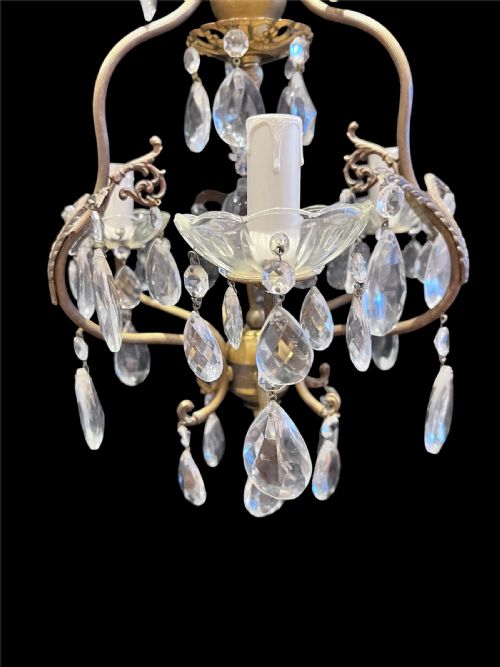 A THREE LIGHT ITALIAN ANTIQUE CHANDELIER - ADDITIONAL PHOTO 8