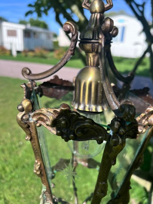 FRENCH BRASS SINGLE LIGHT HALL ANTIQUE LANTERN - ADDITIONAL PHOTO 1