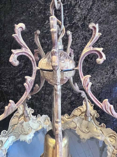 AN ANTIQUE SINGLE LIGHT BRASS ROCOCO FRENCH LANTERN - ADDITIONAL PHOTO 3
