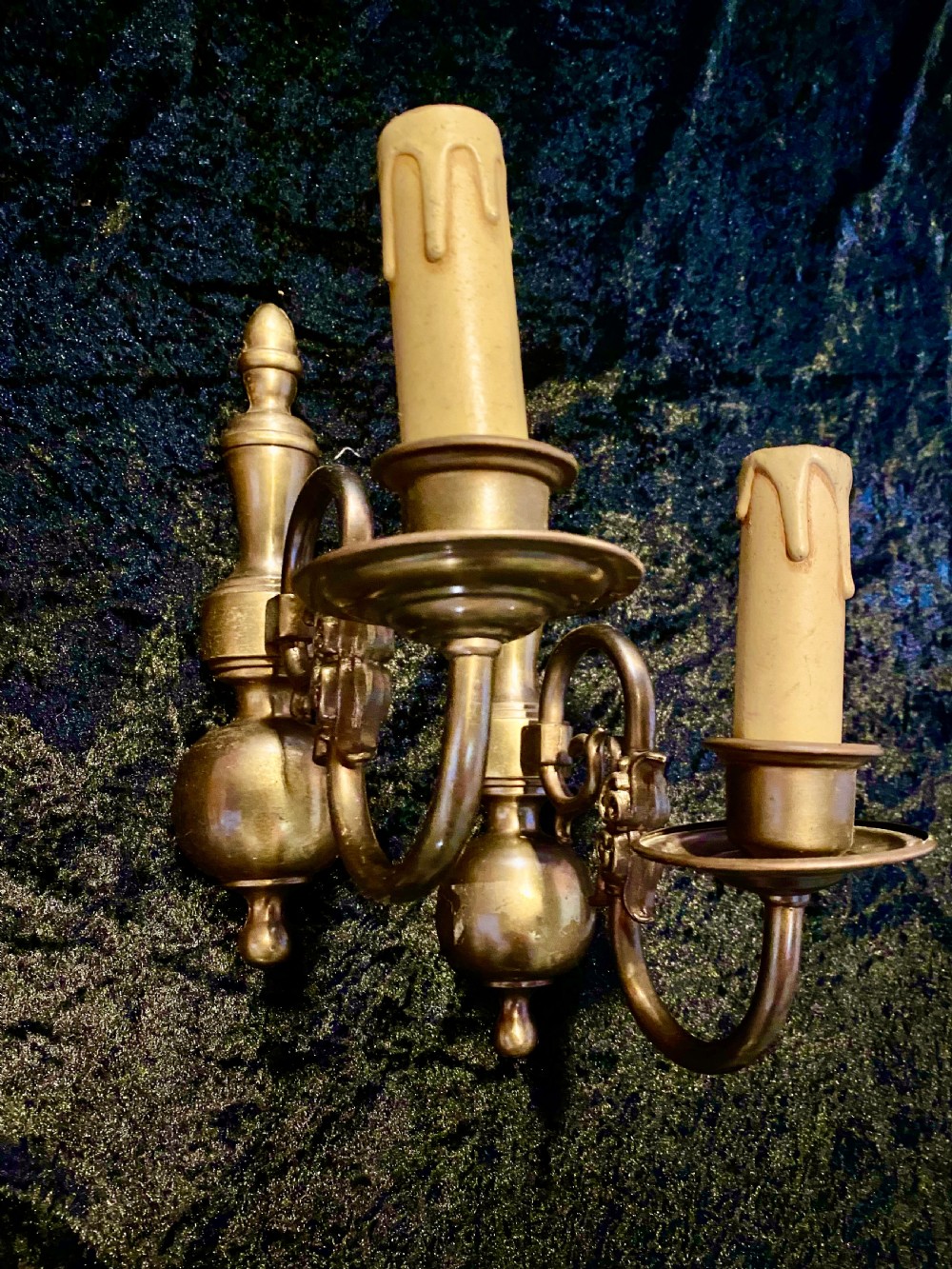 A PAIR OF ANTIQUE DUTCH WALL-LIGHTS View III