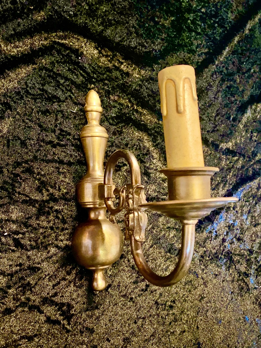 A PAIR OF ANTIQUE DUTCH WALL-LIGHTS View IV