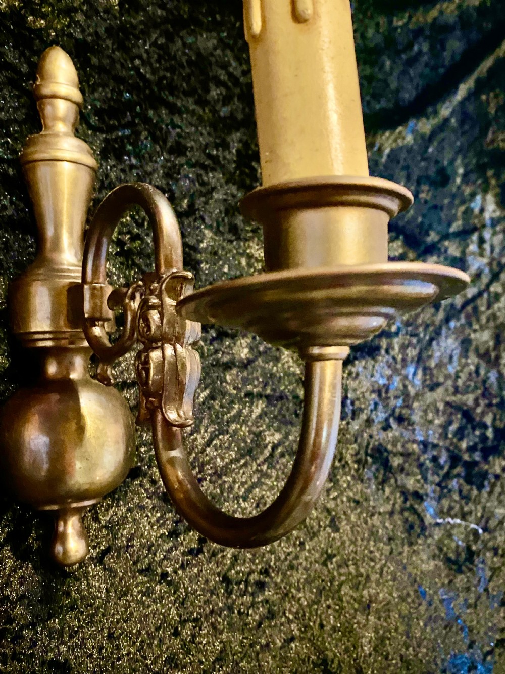 A PAIR OF ANTIQUE DUTCH WALL-LIGHTS View VIII