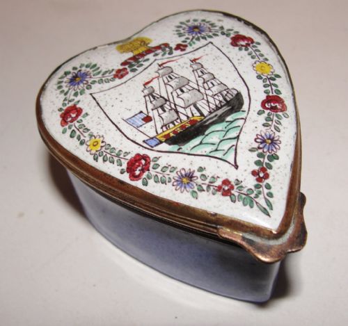 Georgian Bilston Enamel Patch Box. Circa 1775