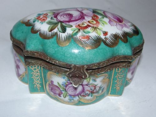 Victorian Porcelain Patch Box. Circa 1860