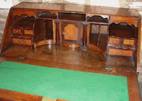 Georgian Oak Bureau. Circa 1770