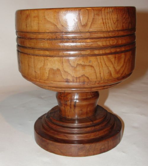 Georgian Yew-wood Wassail Bowl. Circa 1750