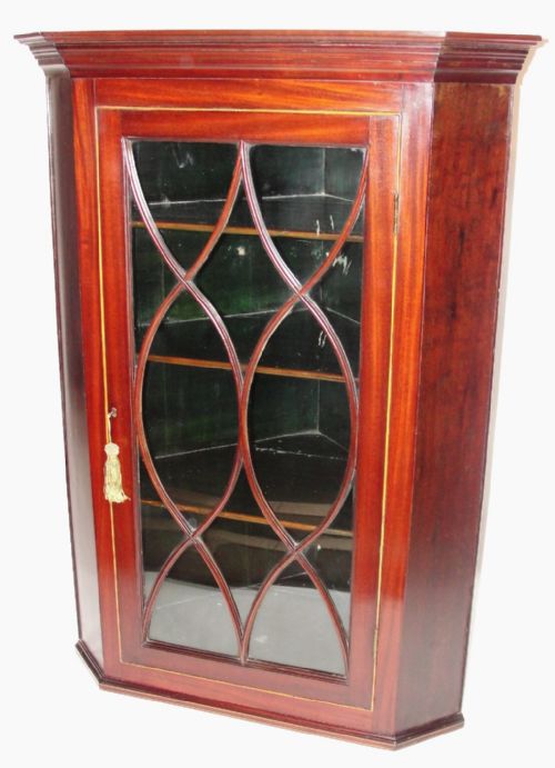Georgian Mahogany Hanging Corner Cabinet. Circa 1800