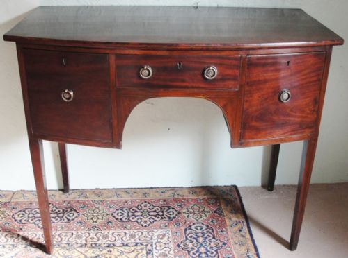 Georgian Mahogany Sideboard. Circa 1800
