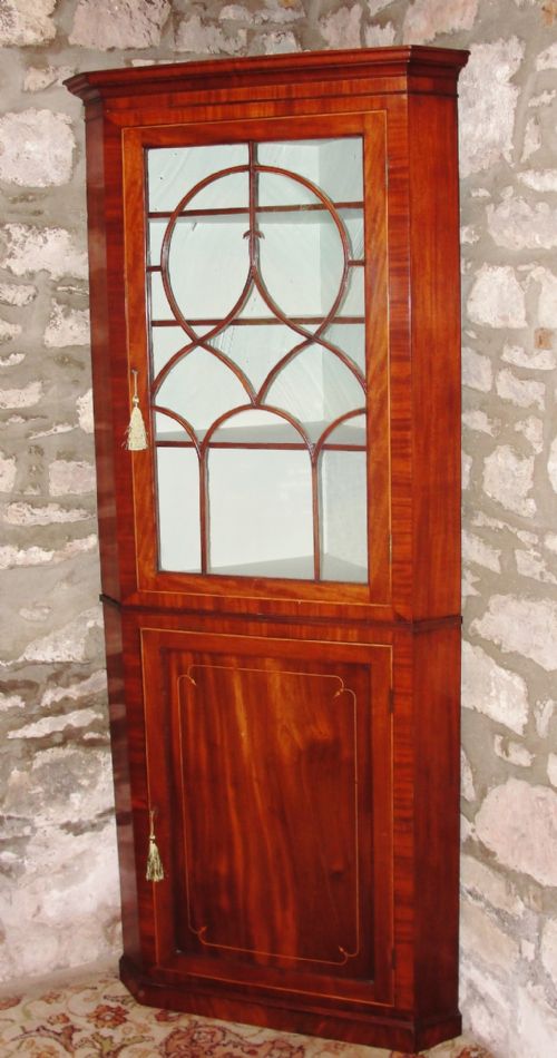 Scottish Sheraton Mahogany Standing Corner Cabinet. Circa 1795