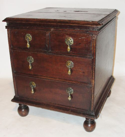 William & Mary Oak Close Stool. Circa 1690