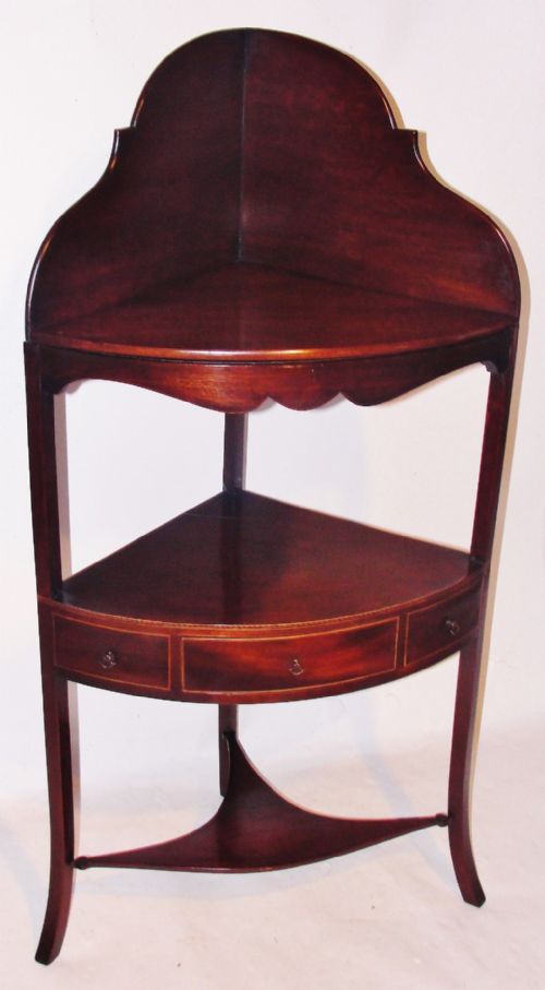 Georgian Mahogany Corner Washstand. Circa 1800