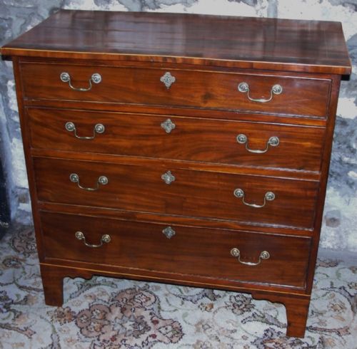 Small Georgian Mahogany Chest of Drawers. Circa 1810