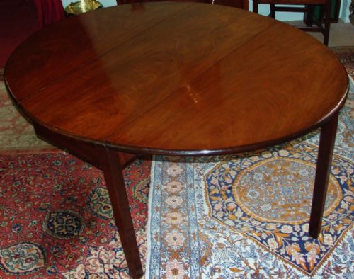 Georgian Mahogany Oval Cottage Dining Table. Circa 1780