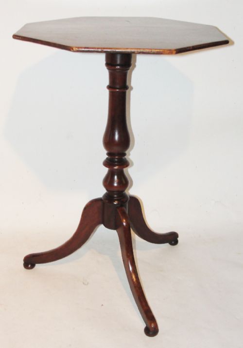 Georgian Mahogany Tripod Table. Circa 1825