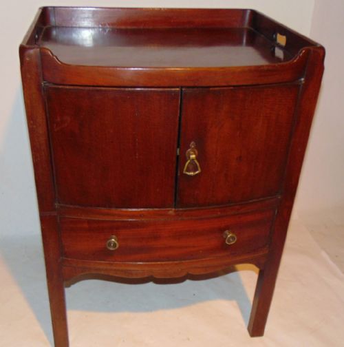 Georgian Mahogany Bow Fronted Commode. Circa 1770
