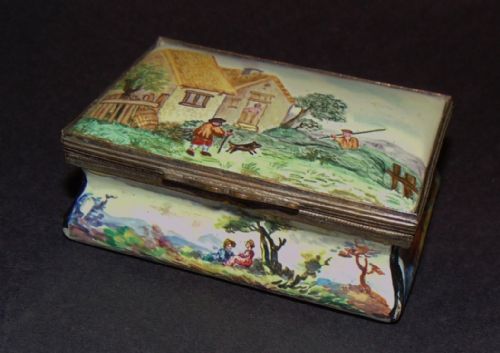 Georgian Staffordshire Enamel Patch Box. Circa 1790