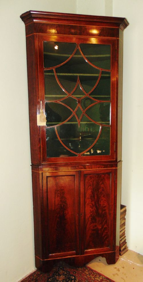 Scottish Sheraton Mahogany Standing Corner Cabinet. Circa 1795