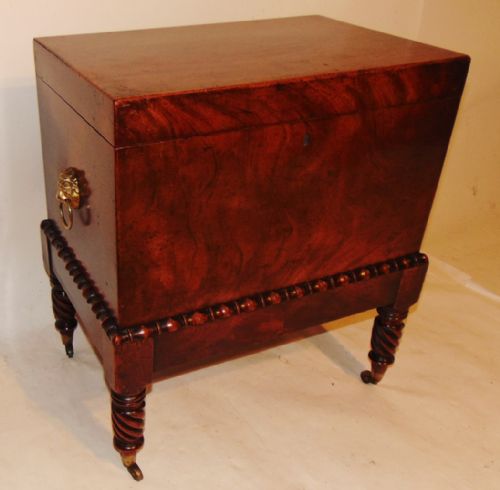 Scottish Regency Mahogany Cellarette. Circa 1820