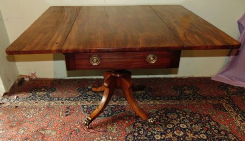 Georgian Mahogany Duncan Phyfe Dining Table. Circa 1820