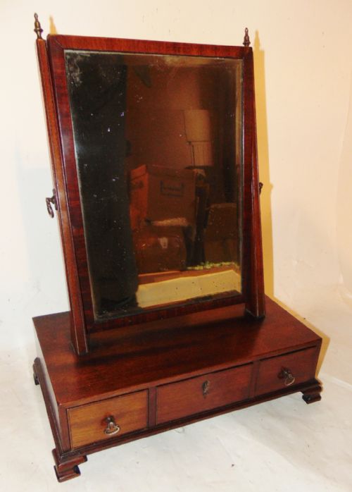 Georgian Mahogany Toilet Mirror. Circa 1780