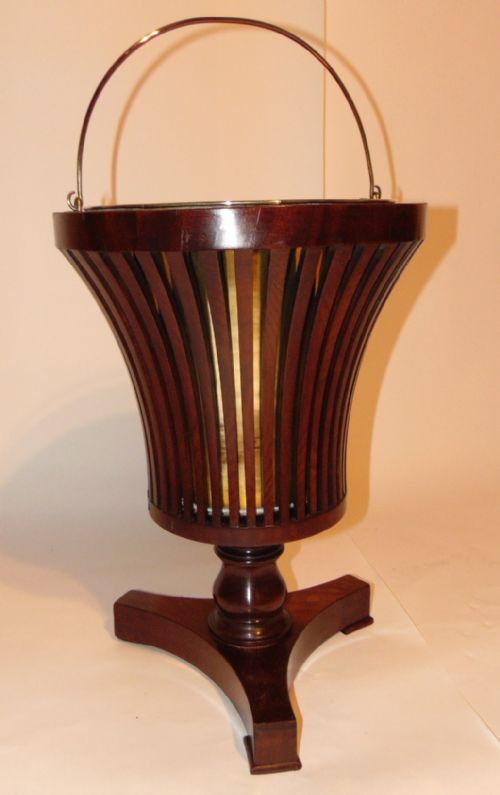 Georgian Mahogany Jardiniere. Circa 1820