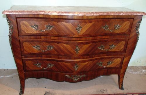 French Kingwood Serpentine Commode. Circa 1880