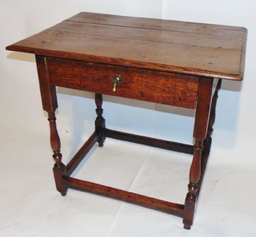 Early 18th. Century Oak Side Table. Circa 1720