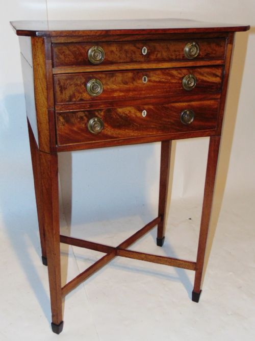 Small Georgian Mahogany Side Table. Circa 1800