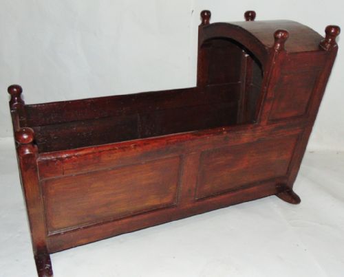 Georgian Scrumbled Pine Cradle Circa 1820