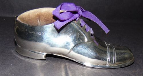Edwardian Silver Shoe Pin Cushion. 1909